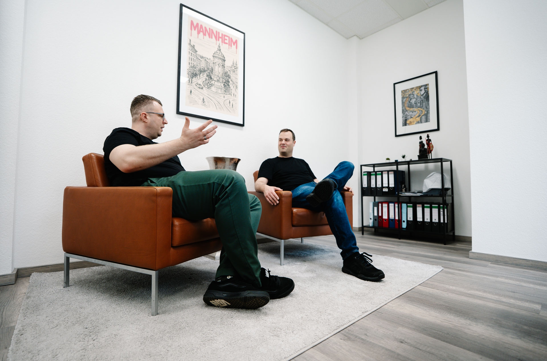 Christian Lenk und Daniel Kolthoff im Gespräch im Mannheimer Büro